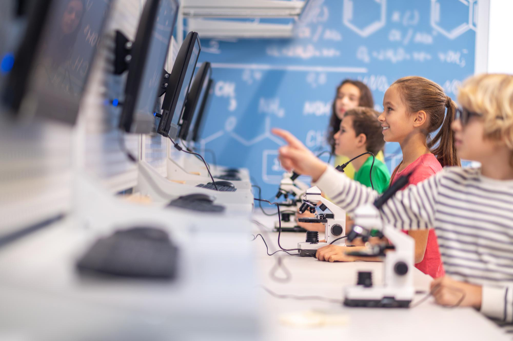 Przyszłość edukacji: Jak nowoczesne technologie rewolucjonizują nauczanie